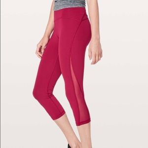 EUC Lululemon Train Times Crop 21”